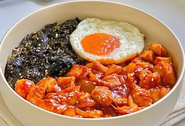 赵氏鸭脚包煲仔饭