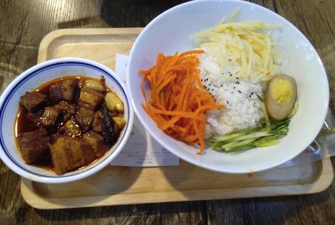 五三层古法红烧肉饭加盟