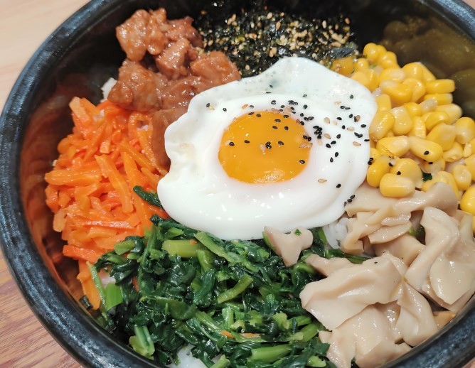 食有石趣石锅拌饭