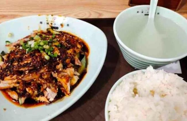 邱艳小姐姐豆花拌饭