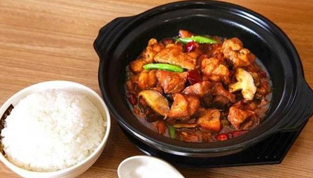 忆味居黄焖鸡米饭
