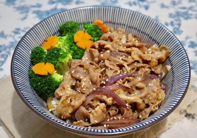 杨小犟牛肉饭加盟