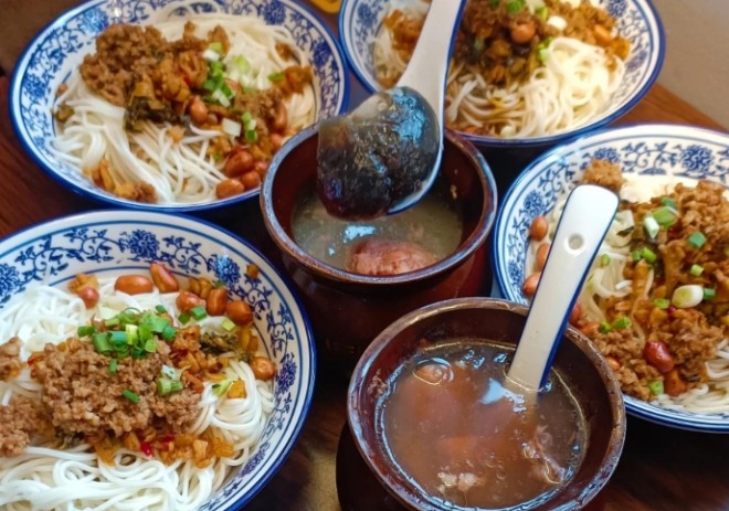 岁师傅南昌拌粉瓦罐汤加盟
