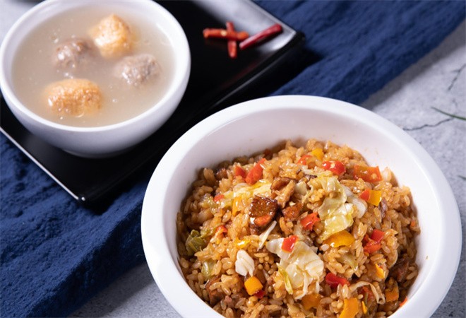 炖皇大帝牛油拌饭加盟