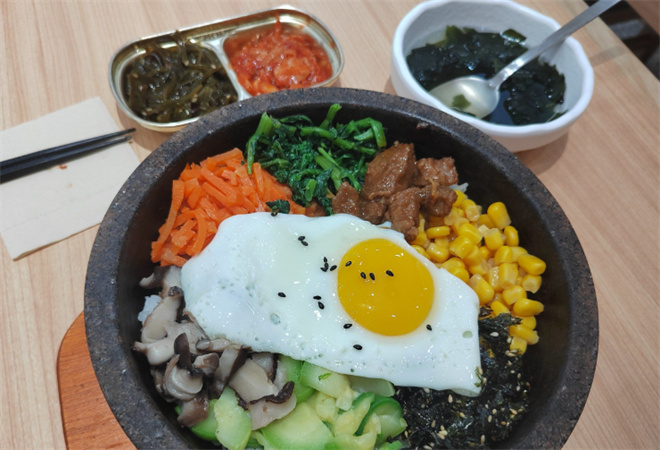 汉江缘石锅拌饭 汉江缘石锅拌饭