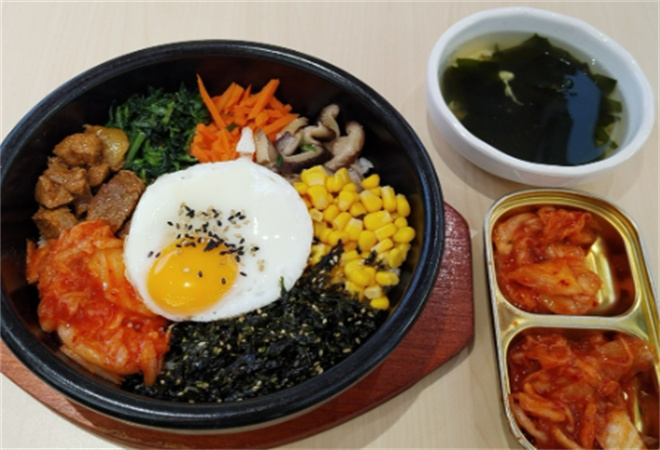 阿拉里石锅拌饭加盟