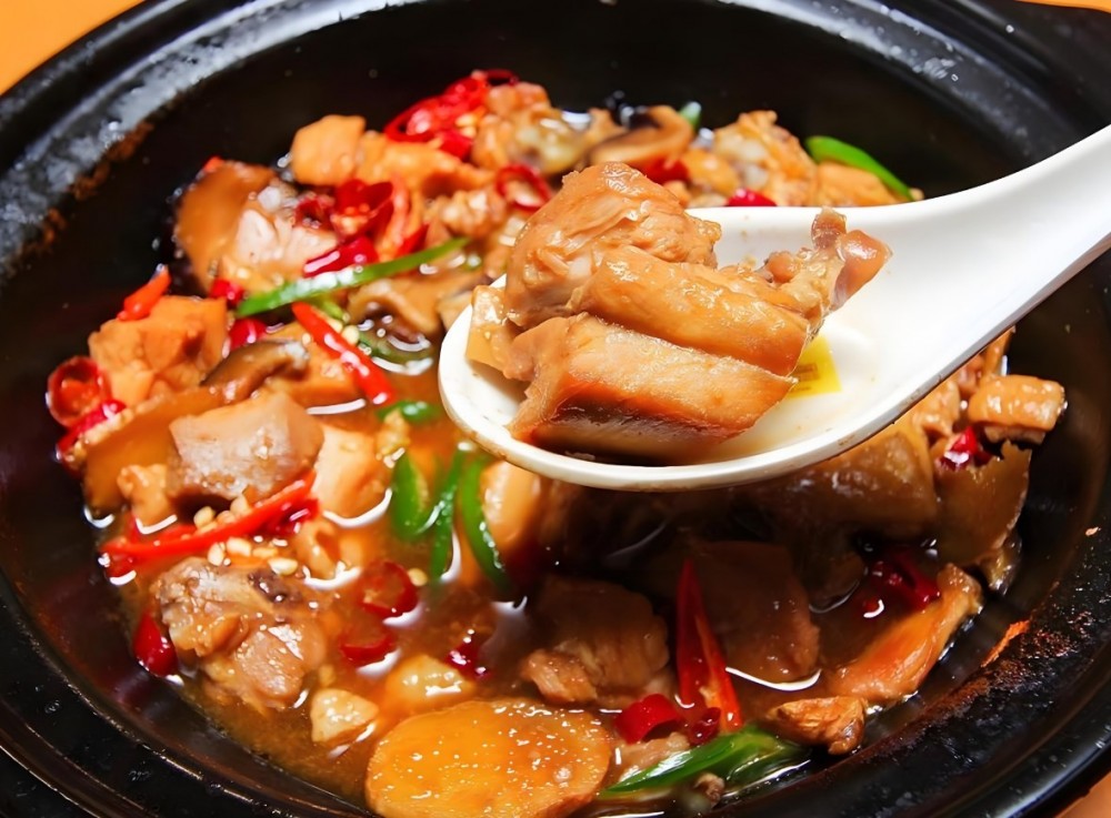 聚香坊黄焖鸡米饭