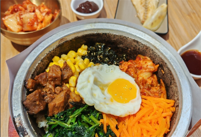 火炉火韩式拌饭 火炉火韩式拌饭