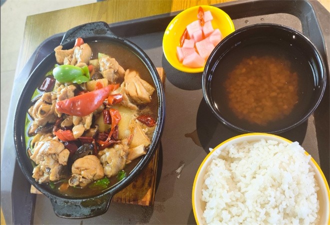 古火在黄焖鸡米饭加盟