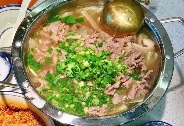 杨三孃跷脚牛肉