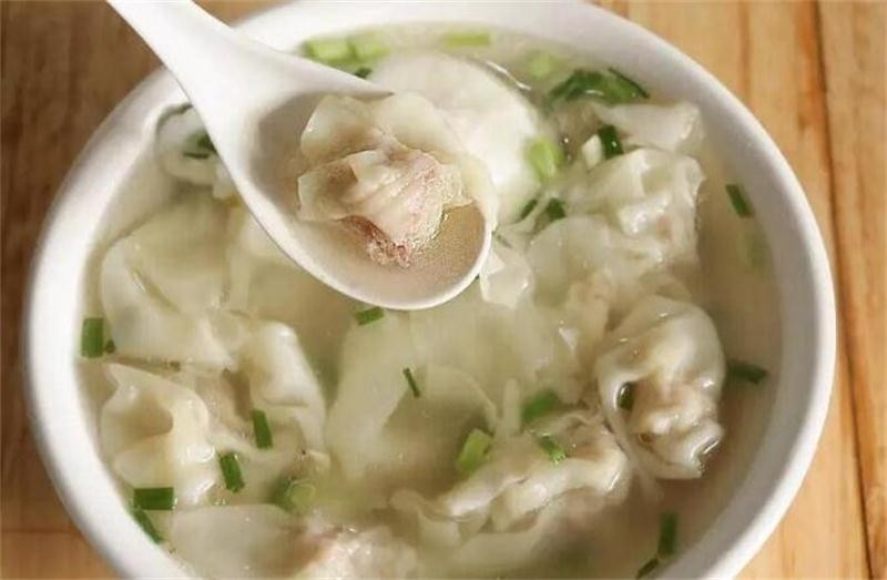 手物馄饨摊