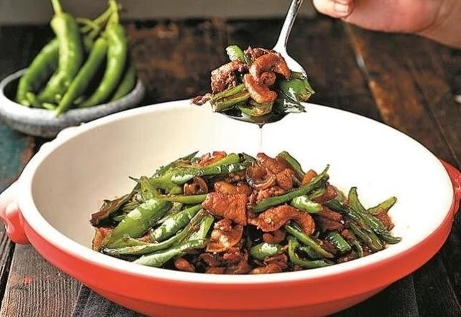辣椒炒肉易小厨