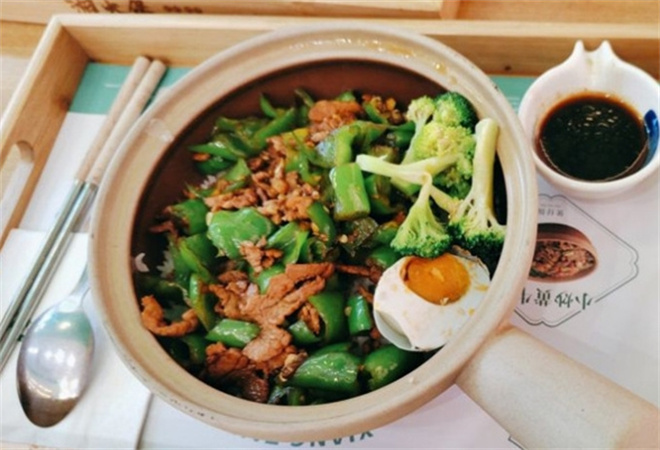 湘太煲湘式煲仔饭 湘太煲湘式煲仔饭