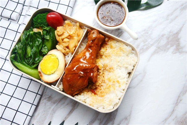 四季飘香板烧饭加盟