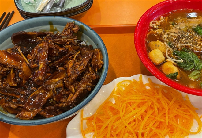 鸡架拌饭 鸡架拌饭