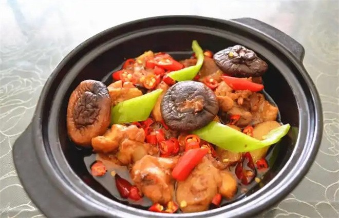 迪隆黄焖鸡米饭