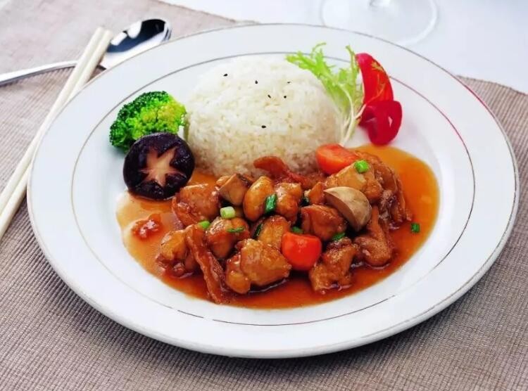 小汤总现炒大碗饭加盟