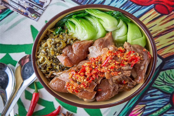 八炖卤汁剁椒拌饭加盟