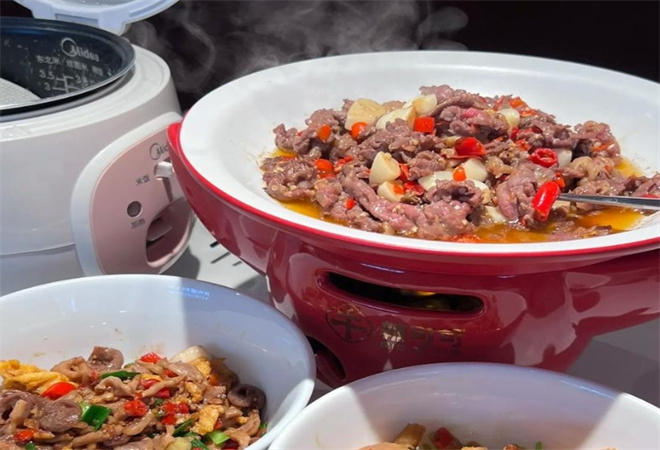 宏源牛肉拌饭 宏源牛肉拌饭