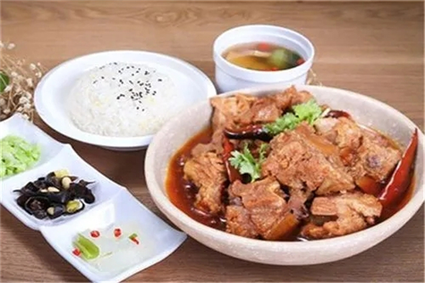 天香排骨米饭加盟