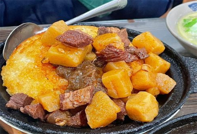 菜小饱牛肉锅巴饭外卖 菜小饱牛肉锅巴饭外卖