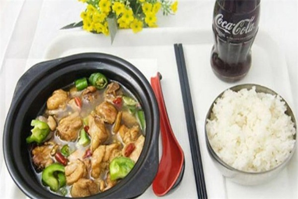 锦味坊焖鸡米饭加盟