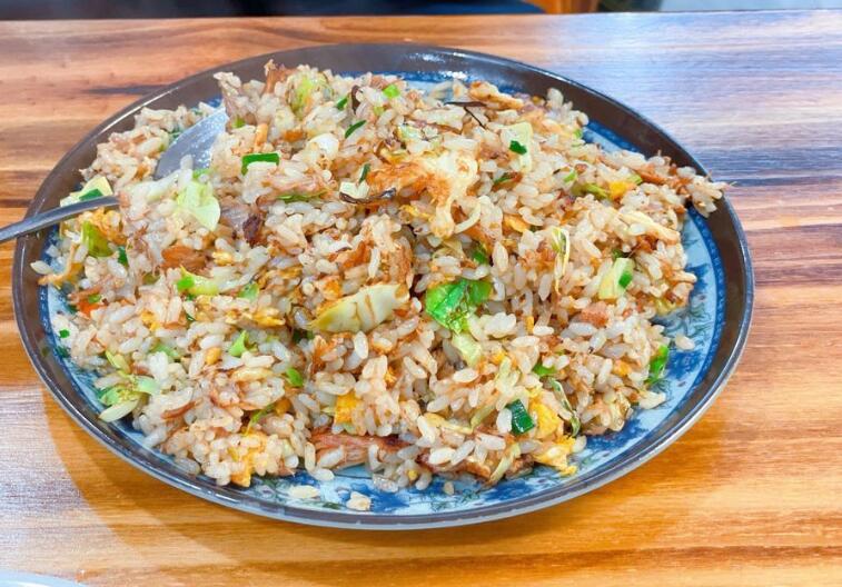 鸭腿炒饭 鸭腿炒饭
