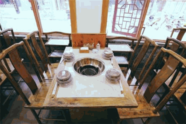 发仔土鸡店加盟
