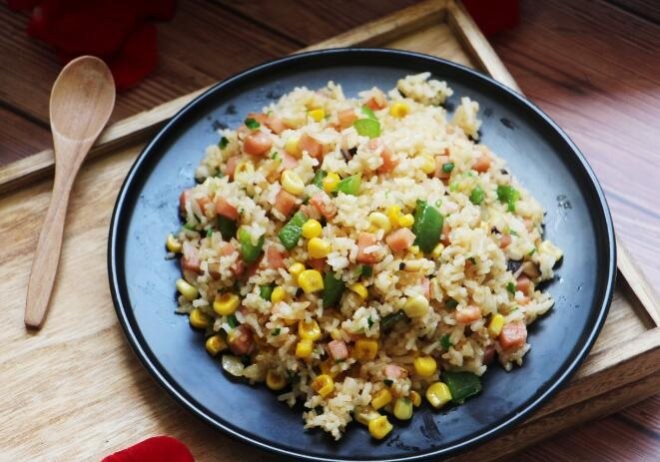 嗨时光铁板炒饭加盟