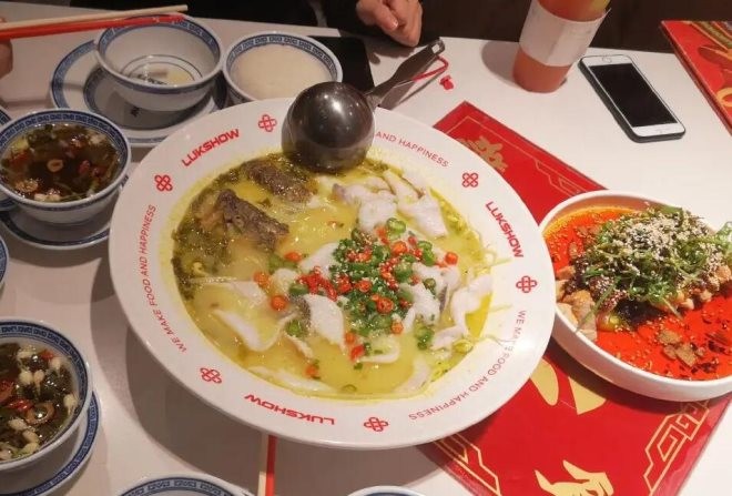 禄鼎记酸菜鱼米饭