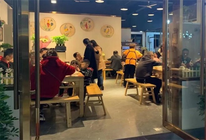鸡煲店加盟