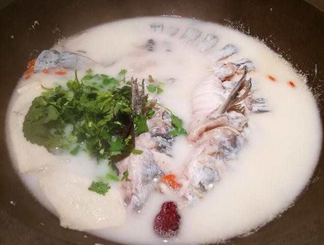 巴乡石锅鱼