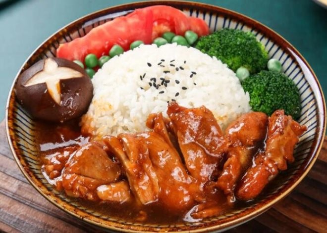 黑胡椒鸡排盖浇饭加盟