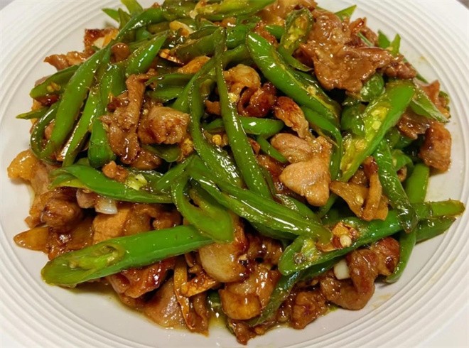 一道湘辣椒炒肉