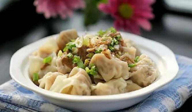 红霞泡泡馄饨
