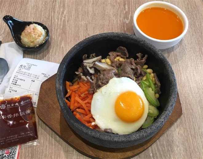 权味石锅拌饭