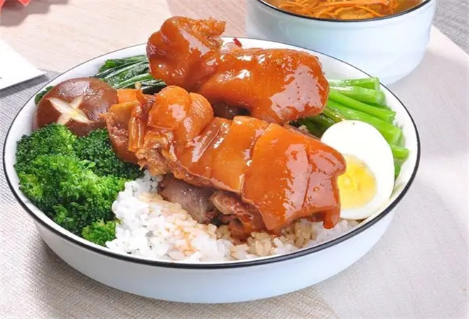 俏舅妈猪脚饭 俏舅妈猪脚饭