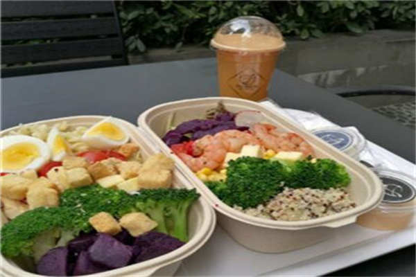 FRESHION沙拉果汁轻食加盟