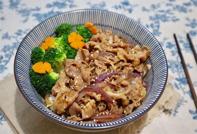 照烧牛肉饭加盟
