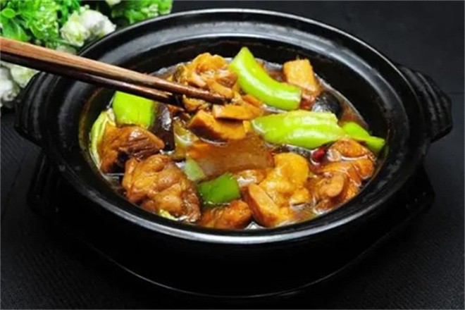张一绝黄焖鸡米饭