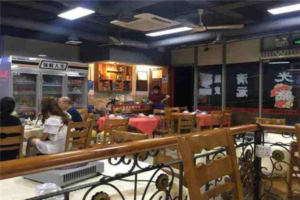 清远脆香鸡煲加盟