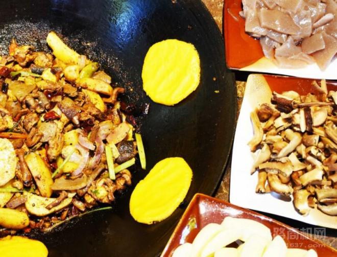 鸿露柴火鸡湘菜 鸿露柴火鸡湘菜