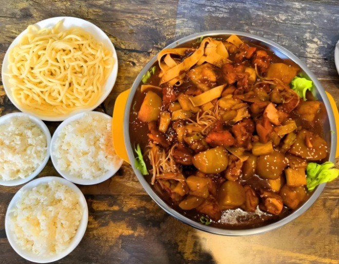 亿味师炒鸡加盟