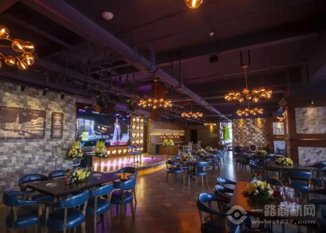 酒点半音乐餐吧 酒点半音乐餐吧