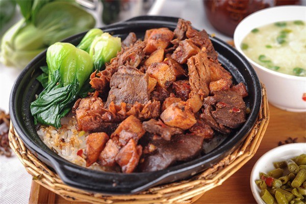 牛气冲天牛腩煲饭加盟