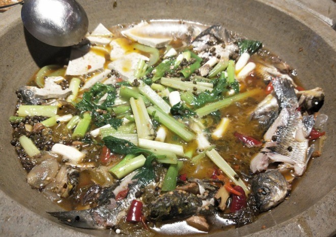 食寨年代石锅土鲫鱼加盟