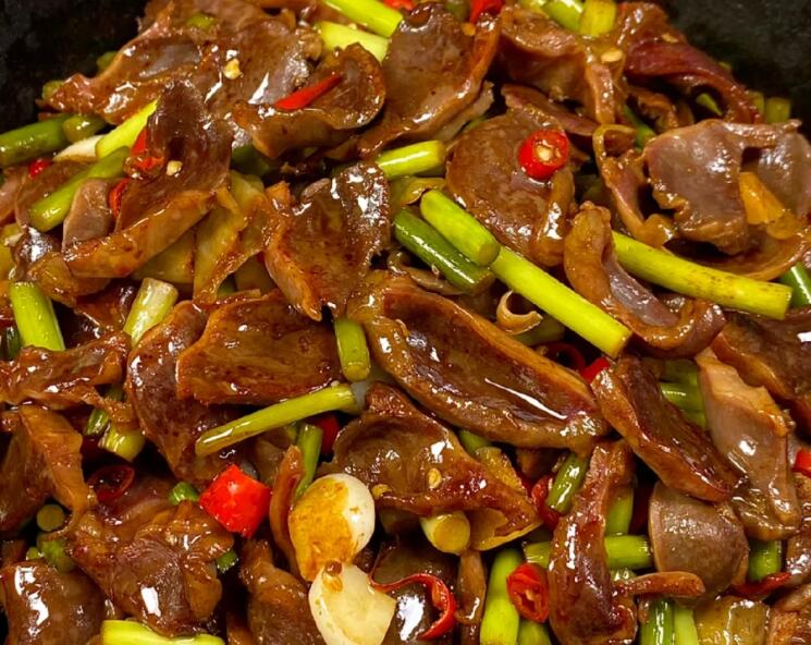 泡椒炒鸡杂 泡椒炒鸡杂