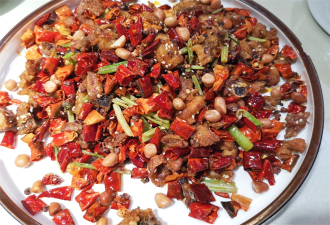 范有红辣子鸡 范有红辣子鸡