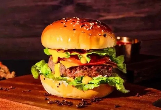 狂牛界纯手工牛肉汉堡加盟