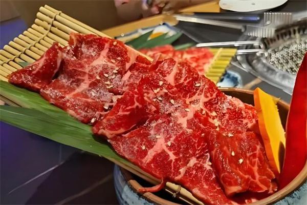 炭佬味齐齐哈尔鲜牛烤肉自助加盟
